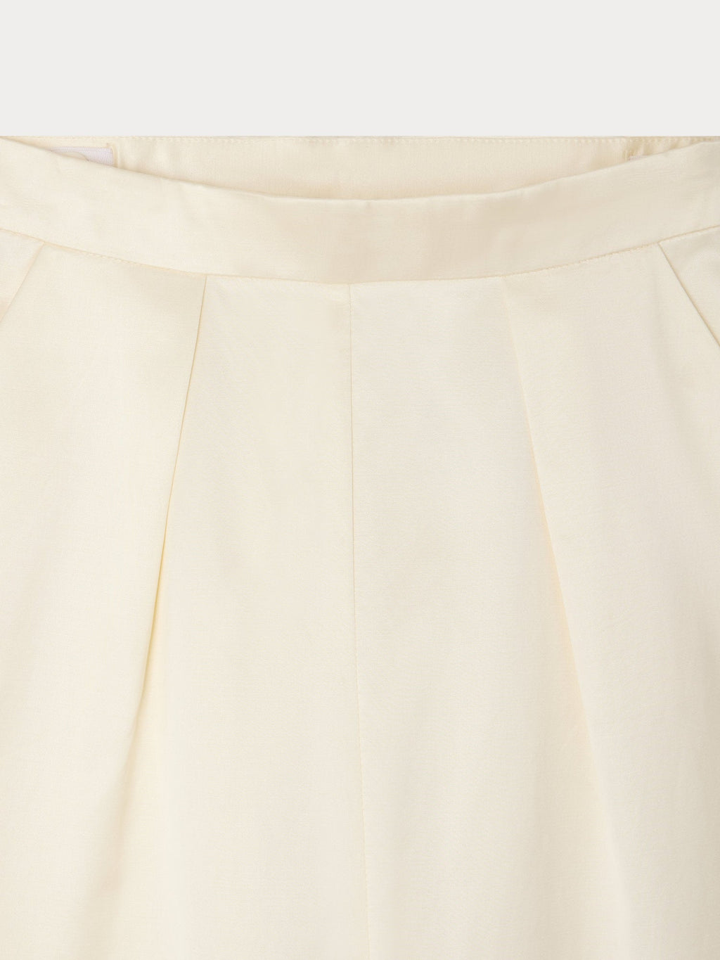 pantalon en satin plissé